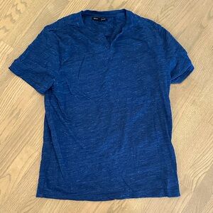 Men’s banana republic size medium tee shirt